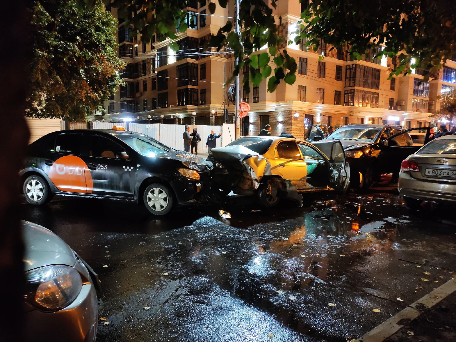 Ночью на улице Чапаева в Рязани произошла массовая авария