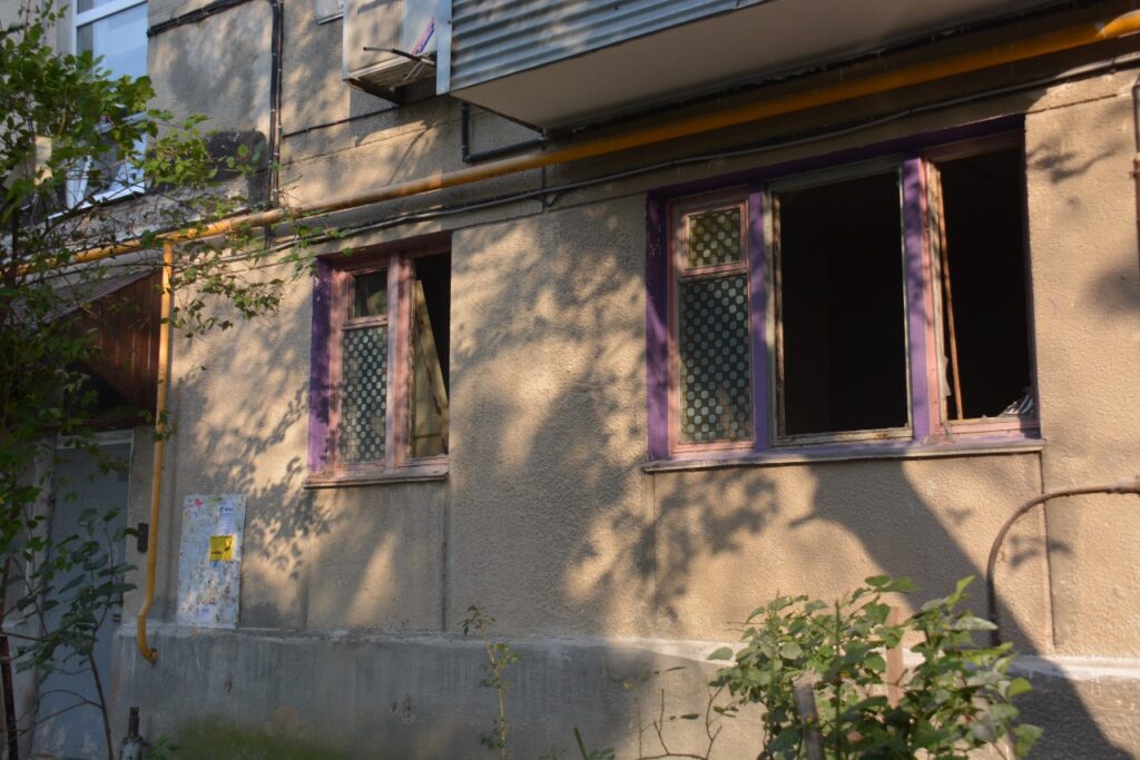 В квартире в Новороссийске прогремел взрыв, когда хозяин травил тараканов 