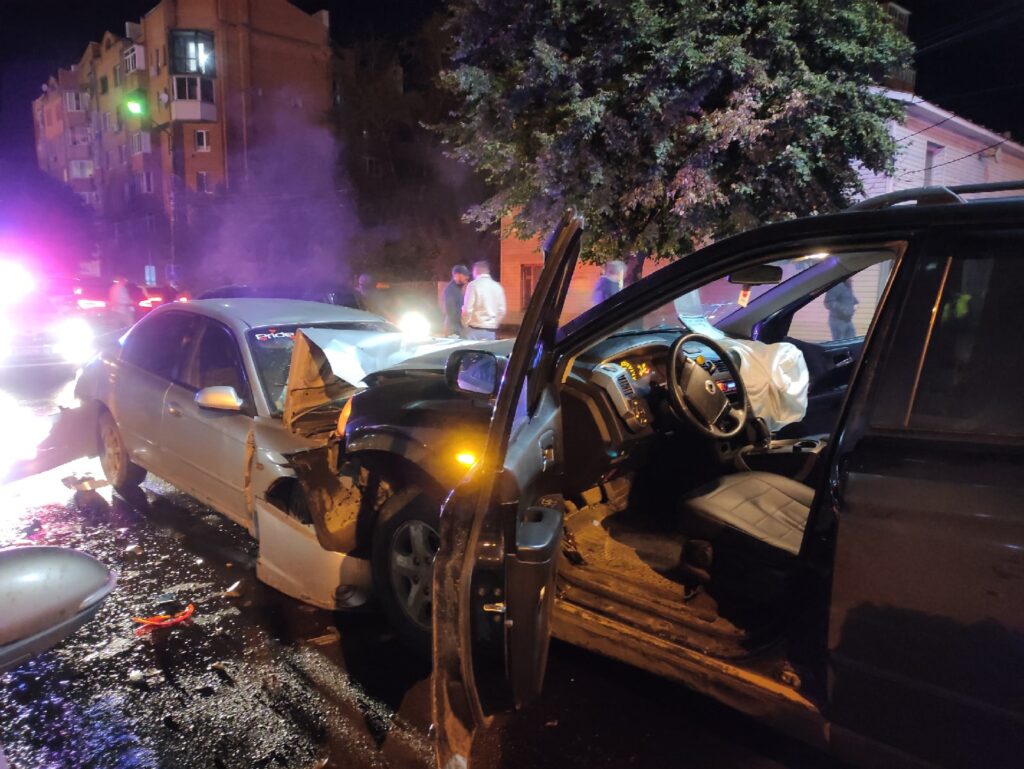 Ночью на улице Чапаева в Рязани произошла массовая авария