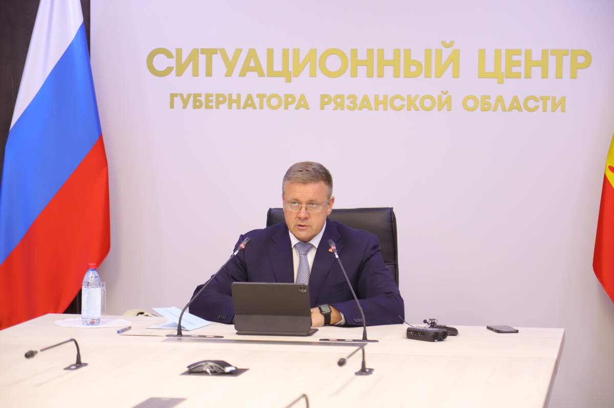 Губернатор Любимов потребовал правильно организовать вакцинацию в регионе
