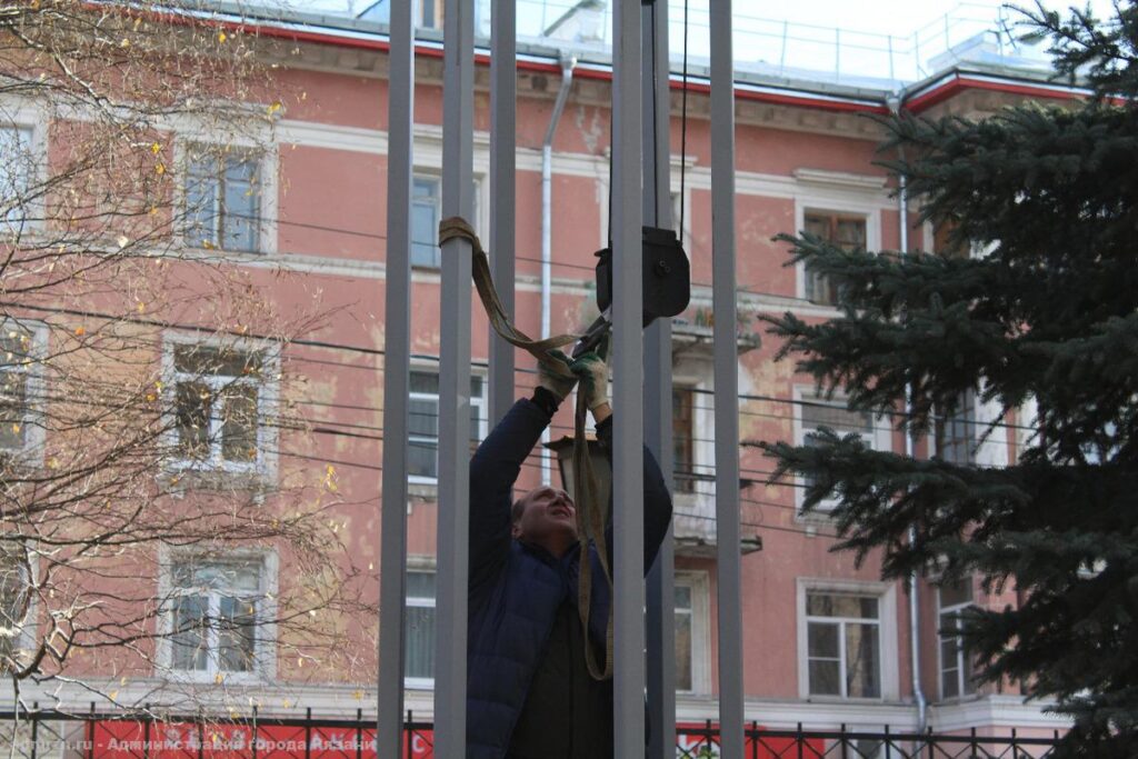 В Рязани, на территории бывшего училища связи ставят памятник воинам-связистам