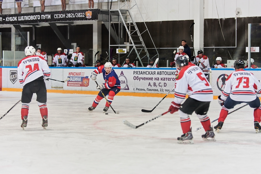В Рязани торжественно открыли 11-й сезон Ночной хоккейной лиги