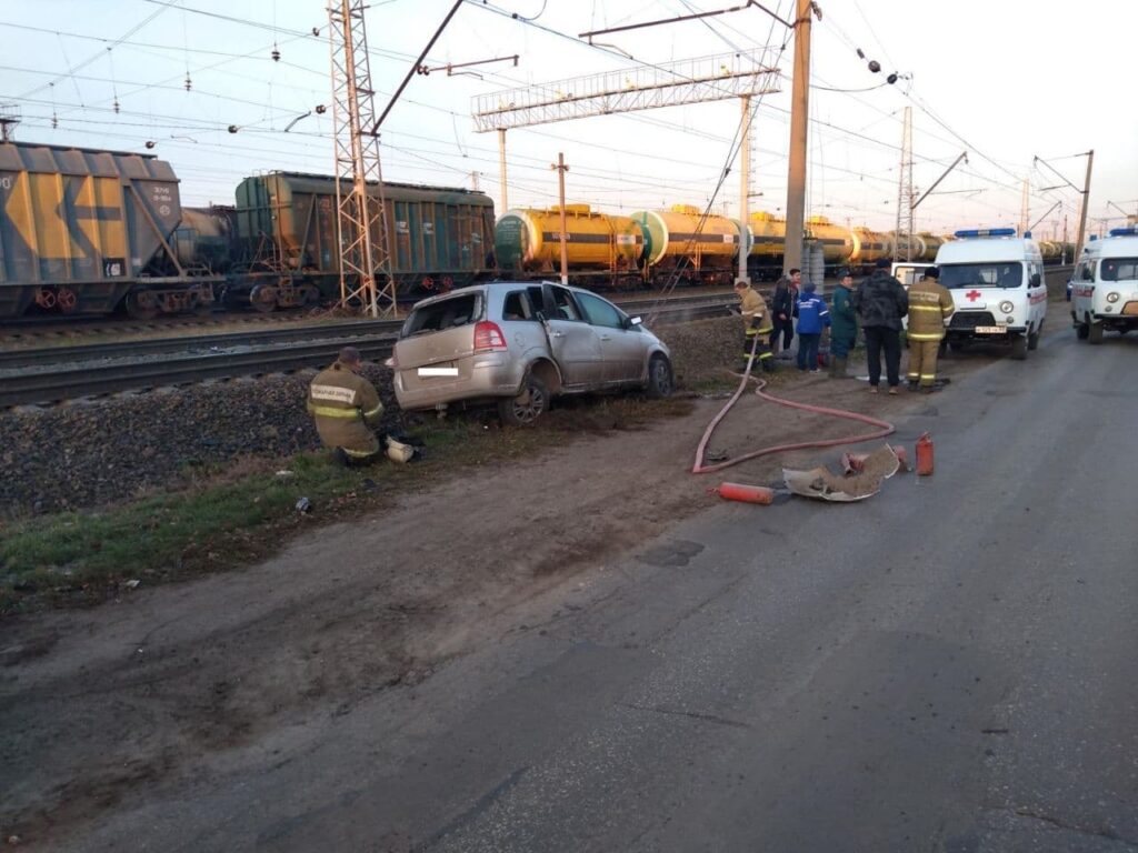 В Рыбном 19-летний водитель врезался в железобетонную опору ЛЭП, пострадали 4 человека