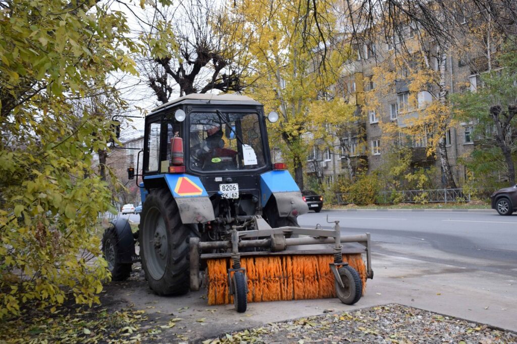 Работники Рязанской НПК приняли участие в осеннем месячнике по благоустройству города