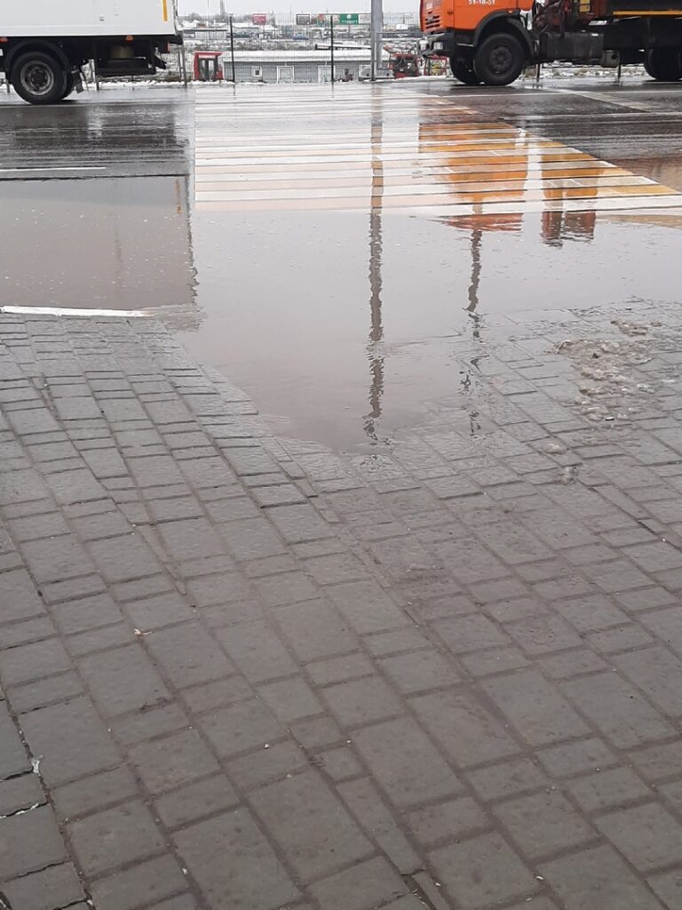 В Рязани вновь ушёл под воду переход у «Глобуса»