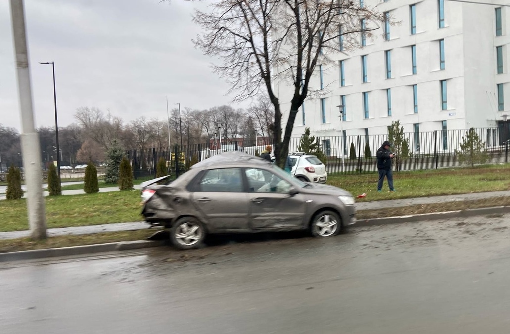 В аварии у суда на улице Спортивной в Рязани пострадали три человека