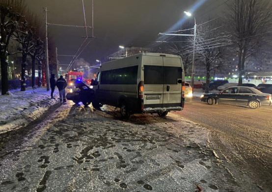В ДТП с маршруткой на улице Бирюзова пострадали трое рязанцев