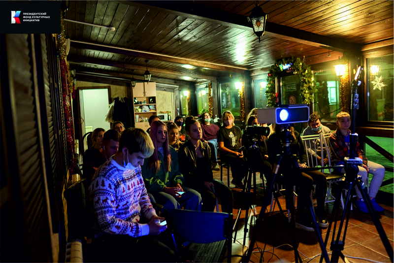 Александр Мокроусов куратор волонтеров и волонтёры 1