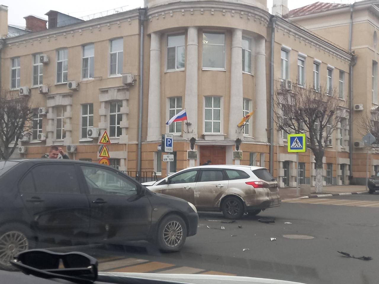 У здания администрации Рязани произошло ДТП