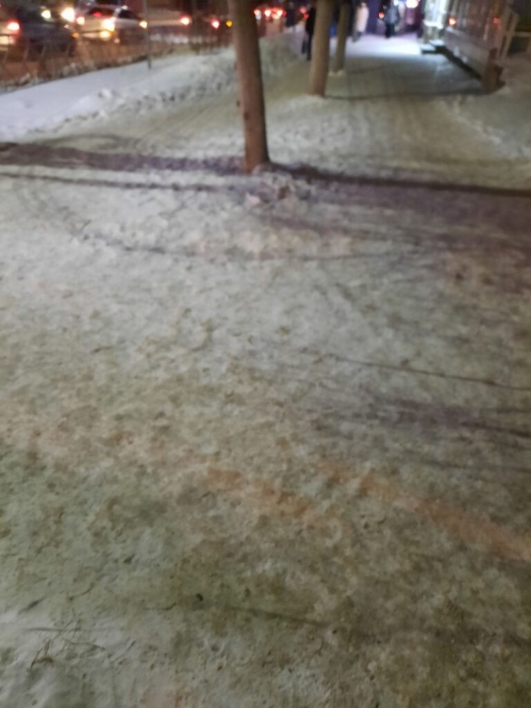 Рязанка пожаловалась на состояние остановок общественного транспорта Жительница Рязани пожаловалась на странице губернатора Николая Любимова на уборку остановок общественного транспорта в городе.
