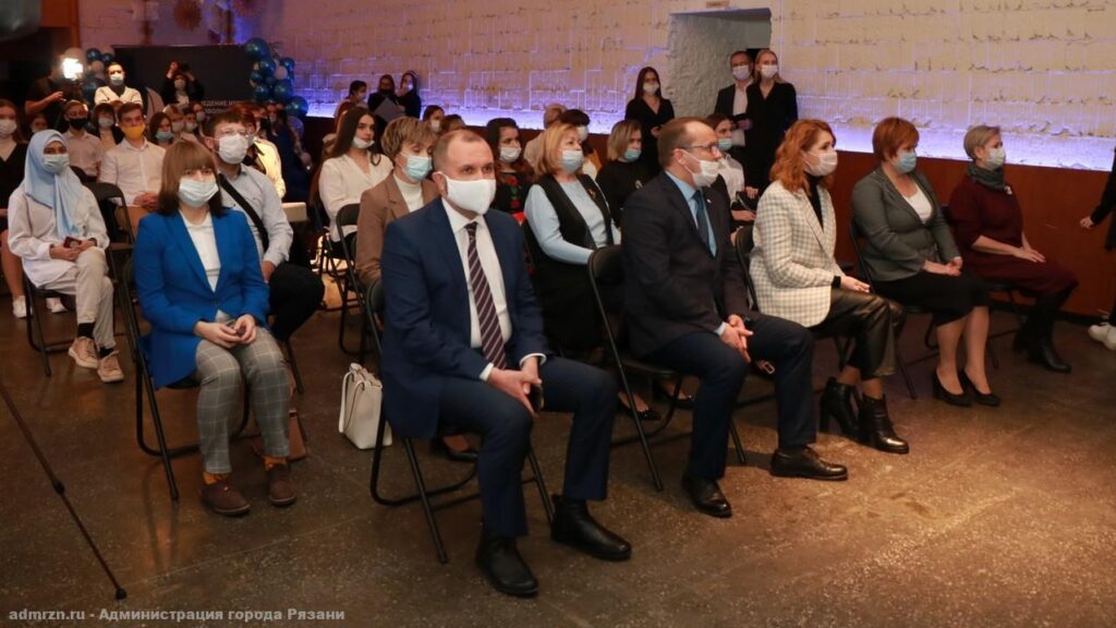 В Рязани подвели итоги добровольческой деятельности за 2021 год 24 декабря на площадке культурного пространства «Fabrika» состоялась церемония подведения итогов добровольческой деятельности за 2021 год «Корабль доброй воли».