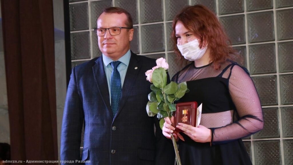 В Рязани подвели итоги добровольческой деятельности за 2021 год 24 декабря на площадке культурного пространства «Fabrika» состоялась церемония подведения итогов добровольческой деятельности за 2021 год «Корабль доброй воли».