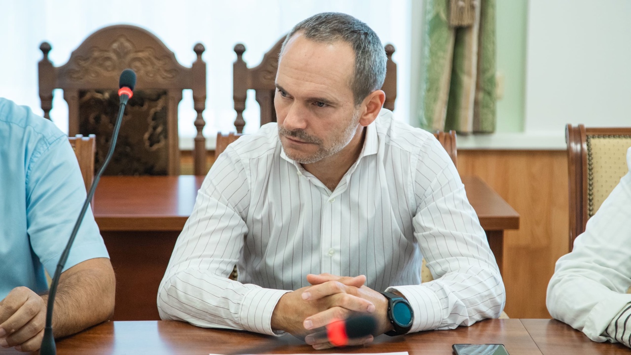 «Кому я должен, всем прощаю» подрядчик рассказал депутату