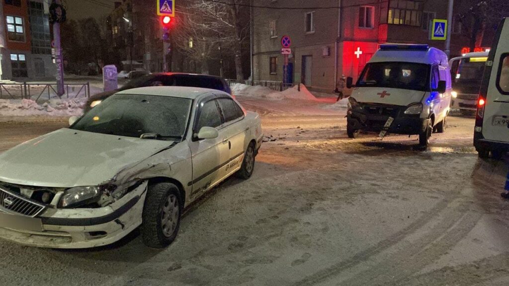 В ДТП со скорой в Рязани пострадали 2 человека В ДТП со скорой в Рязани пострадали 2 человека В результате ДТП с машиной скорой помощи пострадали 2 человека, сообщила пресс-служба регионального УГИБДД.
