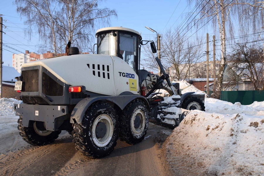 Спецтехника Рязанской НПК ежедневно выходит на уборку снега в городе