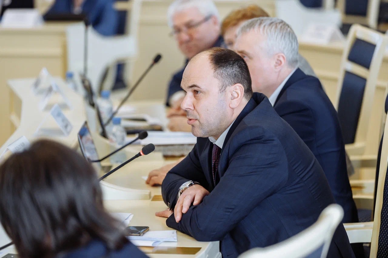 Депутаты регионального парламента обсудили итоги работы Уполномоченного по правам ребенка в Рязанской области