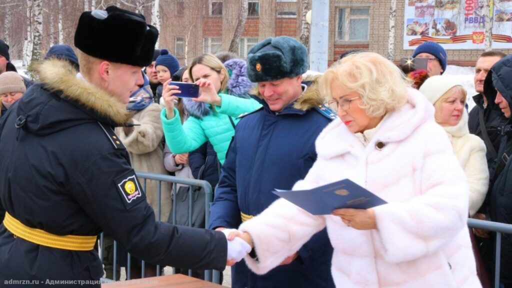 В Рязанском десантном училище прошел выпуск батальона прапорщиков В Рязанском десантном училище прошел выпуск батальона прапорщиков В. Ф. Маргелова состоялся 13-й выпуск батальона среднего профессионального образования.