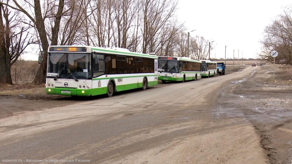 В Борках провели тренировочную эвакуацию на случай весеннего половодья В ходе учений члены оперативного штаба проконтролировали организацию горячего питания для эвакуируемых в столовой № 21, уточнили запасы продовольствия.