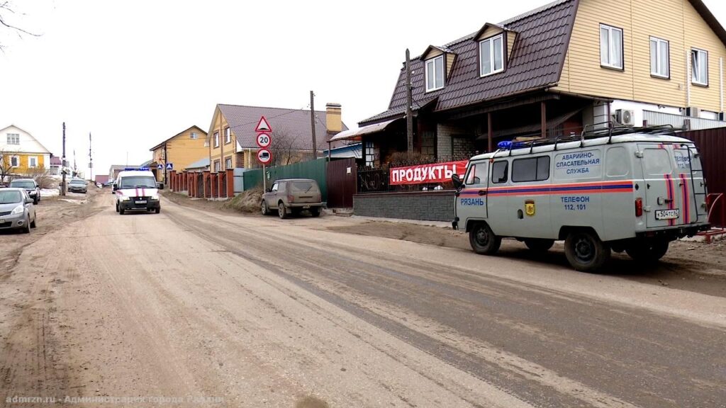 В Борках провели тренировочную эвакуацию на случай весеннего половодья В ходе учений члены оперативного штаба проконтролировали организацию горячего питания для эвакуируемых в столовой № 21, уточнили запасы продовольствия.