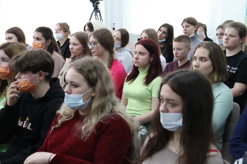 В Рязанской библиотеке имени Горького обсудили проблемы загрязнения воздуха и сохранения живой природы