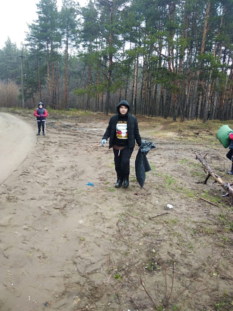 В Рязанской НПК стартовала серия экологических акций В Рязанской НПК стартовала серия экологических акций Одно из первых мероприятий – организация субботника в Агро-Пустыни. 16 апреля при поддержке предприятия волонтёры отряда «Хозяин Мещеры» школы №47 собрали в селе скопившиеся за зиму отходы.