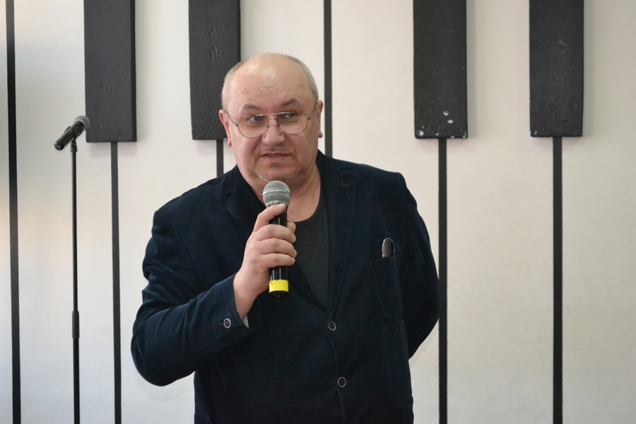 В рязанском МКЦ состоялось открытие студий волонтёрского центра безвозмездной медиапомощи В рязанском МКЦ состоялось открытие студий волонтёрского центра безвозмездной медиапомощи 28 апреля Муниципальном культурном центре города Рязани состоялось открытие двух студий медиаплощадок для сохранения и популяризации творчества коллективов Рязани и Рязанской области.
