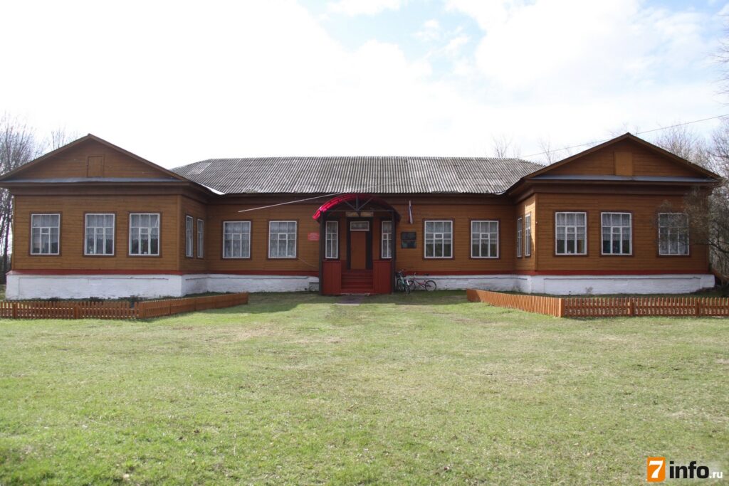Музей Ивана Земнухова в школе села Ольхи Шацкого района