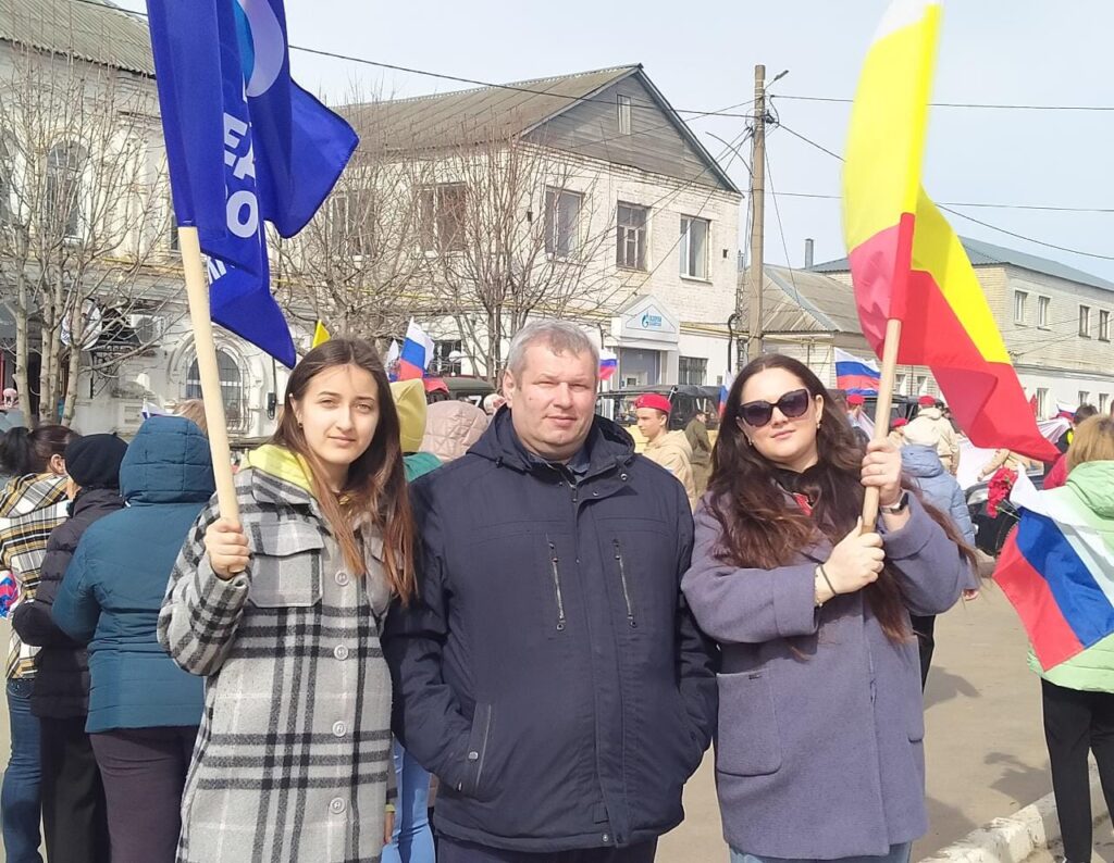 В Сапожковском районе прошёл автопробег в поддержку операции Z В Сапожковском районе прошёл автопробег в поддержку операции Z По словам очевидца, участие в нём приняли порядка 50 автомобилей, с символом Z. Машины украсили флагами России, Рязанской области, знаменем Победы.