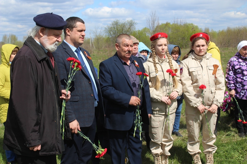 В скопинском селе Горлово открыли памятник неизвестному солдату