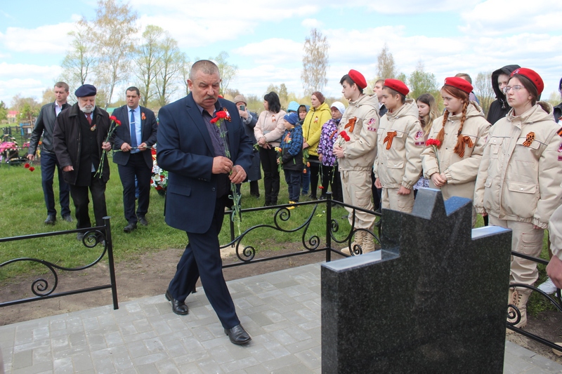 В скопинском селе Горлово открыли памятник неизвестному солдату