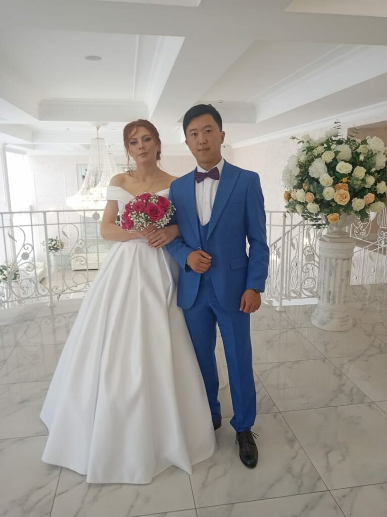 Опубликованы фото пар, сыгравших свадьбы в Рязани 22 июля
