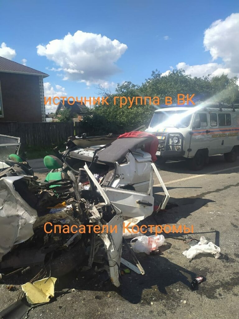 В аварии под Костромой погиб водитель, пострадали женщина с ребенком В аварии под Костромой погиб водитель, пострадали женщина с ребенком Авария случилась днём в субботу, 31 июля. Водитель автомобиля ВАЗ-2115 не справился с управлением, врезался в автобус.