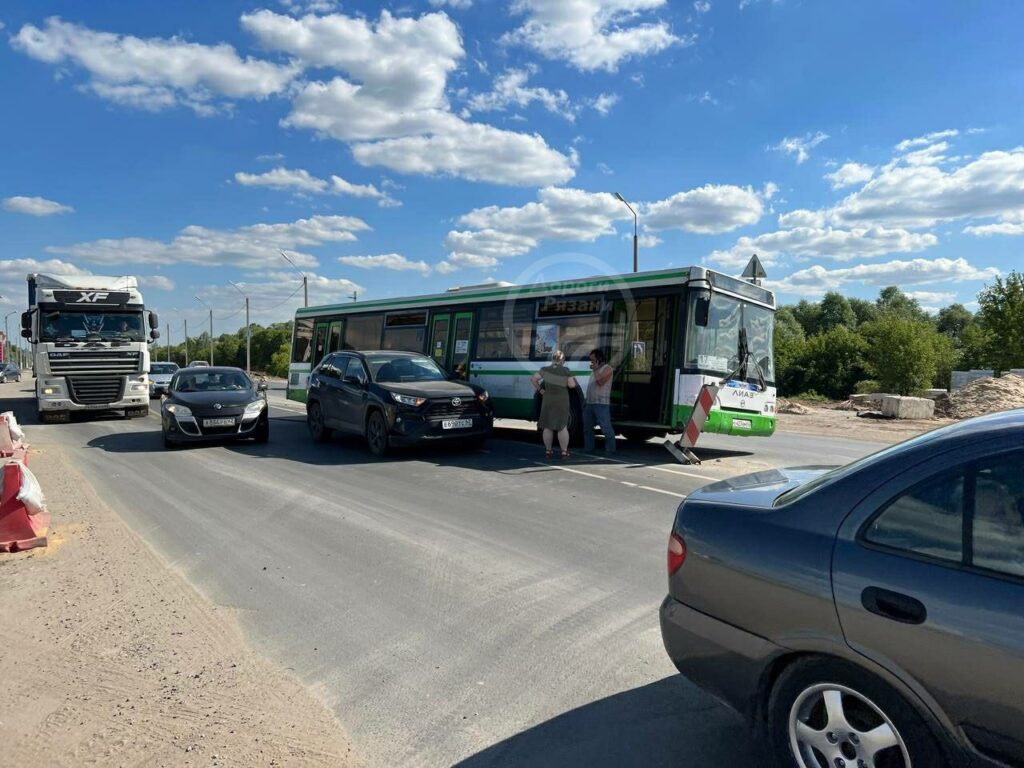 Автобус попал в ДТП на Северной окружной дороге Рязани | 29.07.2022 | Рязань  - БезФормата