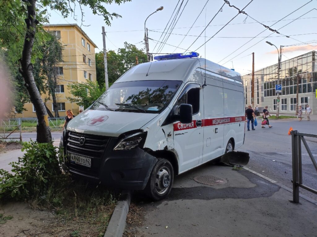 Машина скорой помощи попала в ДТП в Горроще Машина скорой помощи попала в ДТП в Горроще Пострадавших в аварии нет.