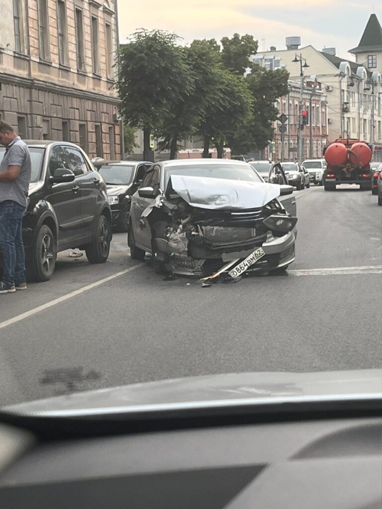 В вечернем ДТП в центре Рязани никто не пострадал