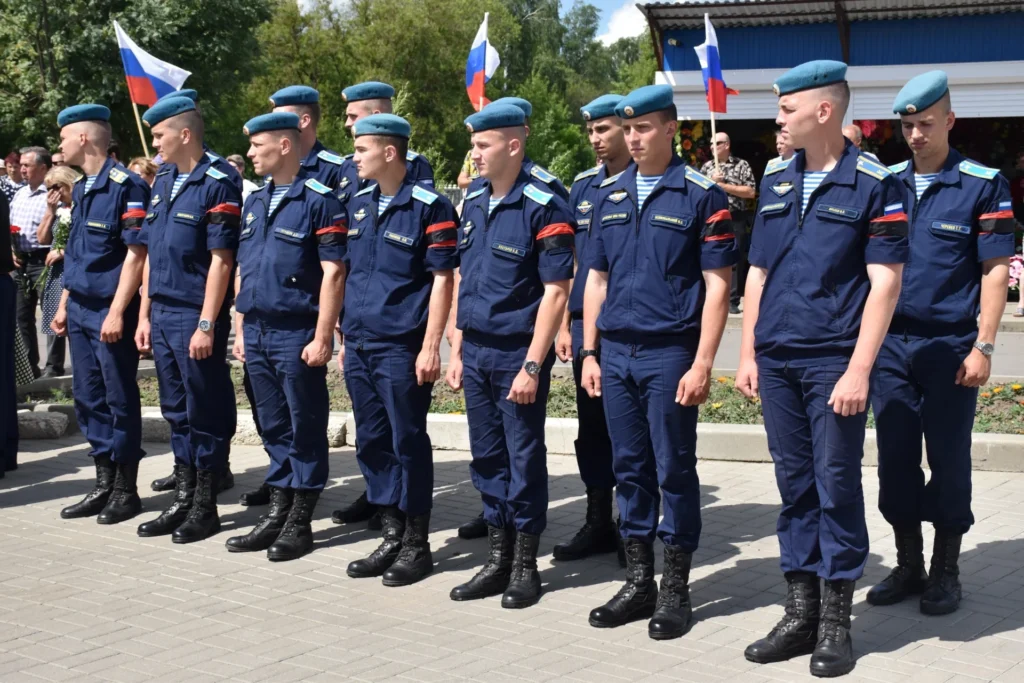 В Сасове простились с героически погибшим на Донбассе Сергеем Ферапонтовым В Сасове простились с героически погибшим на Донбассе Сергеем Ферапонтовым Траурное мероприятие прошло с участием близких и друзей Ферапонтова, представителей власти, военного гарнизона, общественных организаций, епархии, ветеранов.