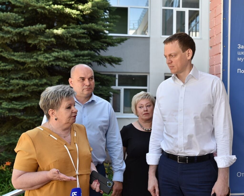 К новому учебному году в Шиловском районе капитально отремонтируют две школы К новому учебному году в Шиловском районе капитально отремонтируют две школы Работы ведутся в рамках реализации федеральной программы национального проекта «Образование». Ход работ 13 июля оценил врио губернатора Рязанской области Павел Малков.