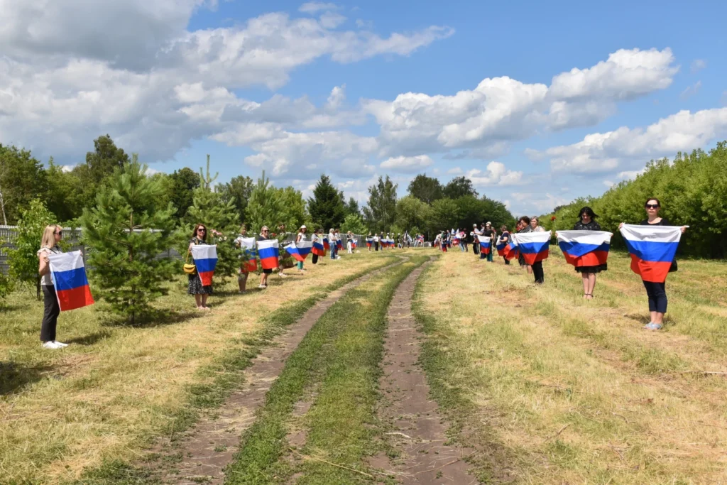 В Сасове простились с героически погибшим на Донбассе Сергеем Ферапонтовым В Сасове простились с героически погибшим на Донбассе Сергеем Ферапонтовым Траурное мероприятие прошло с участием близких и друзей Ферапонтова, представителей власти, военного гарнизона, общественных организаций, епархии, ветеранов.