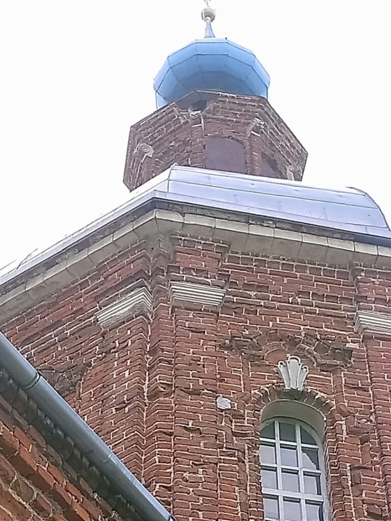Молния ударила в старинный храм в Шиловском районе Молния ударила в старинный храм в Шиловском районе