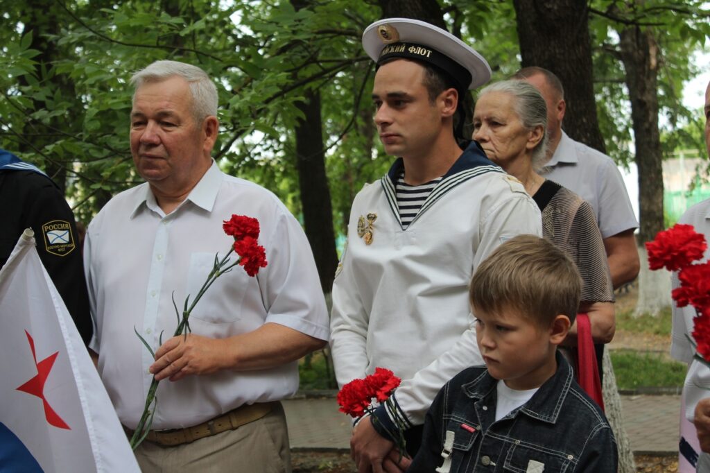 В преддверии Дня ВМФ в Касимове поздравили ветеранов-моряков
