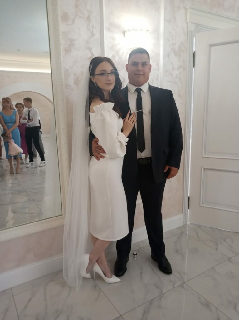 Опубликованы фото пар, сыгравших свадьбы в Рязани 22 июля