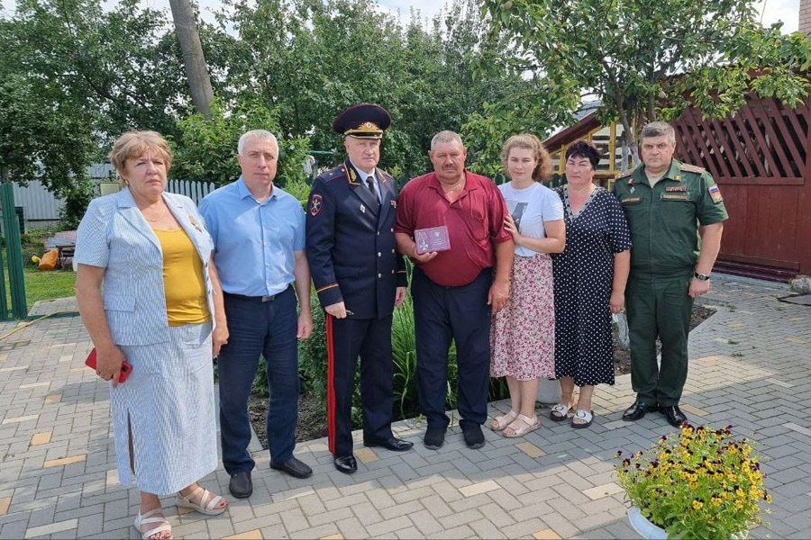 В Спасском районе семье погибшего военнослужащего передали орден Мужества