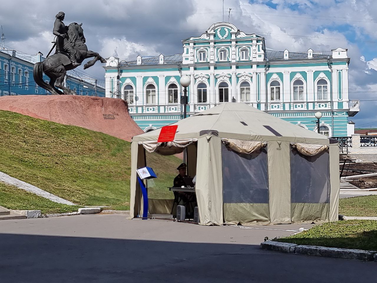 В центре Рязани открыли пункт отбора на военную службу по контракту |  22.07.2022 | Рязань - БезФормата