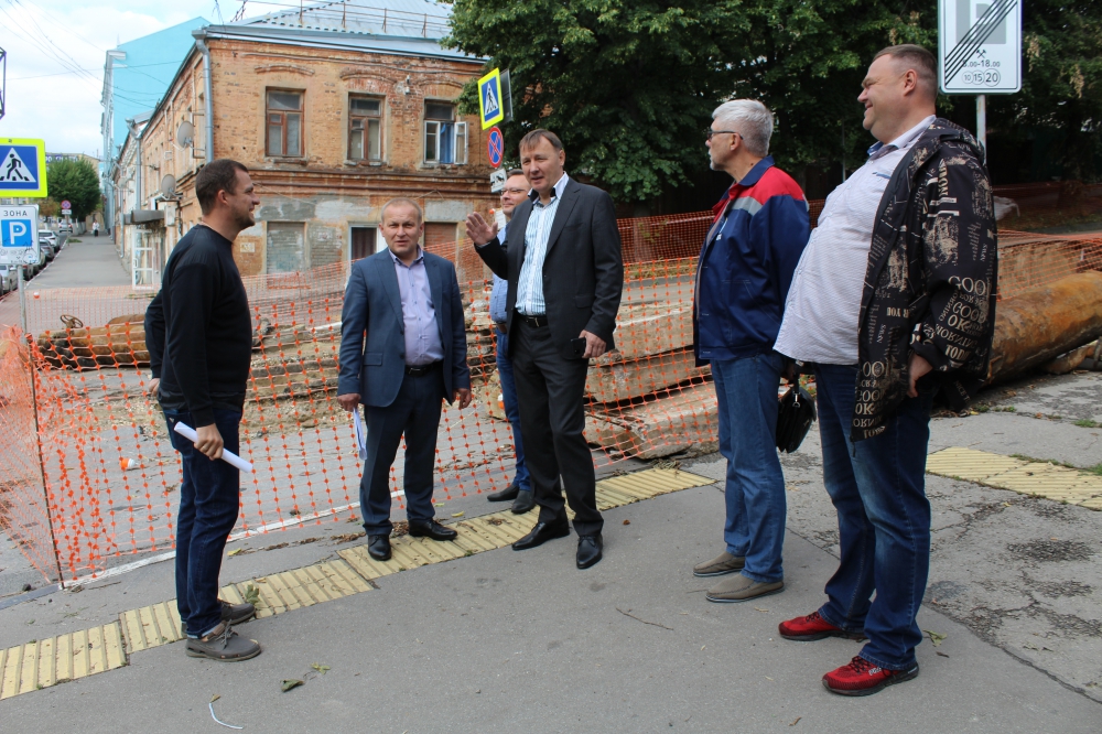 Комиссия оценила ход ремонта теплотрассы на улице Некрасова