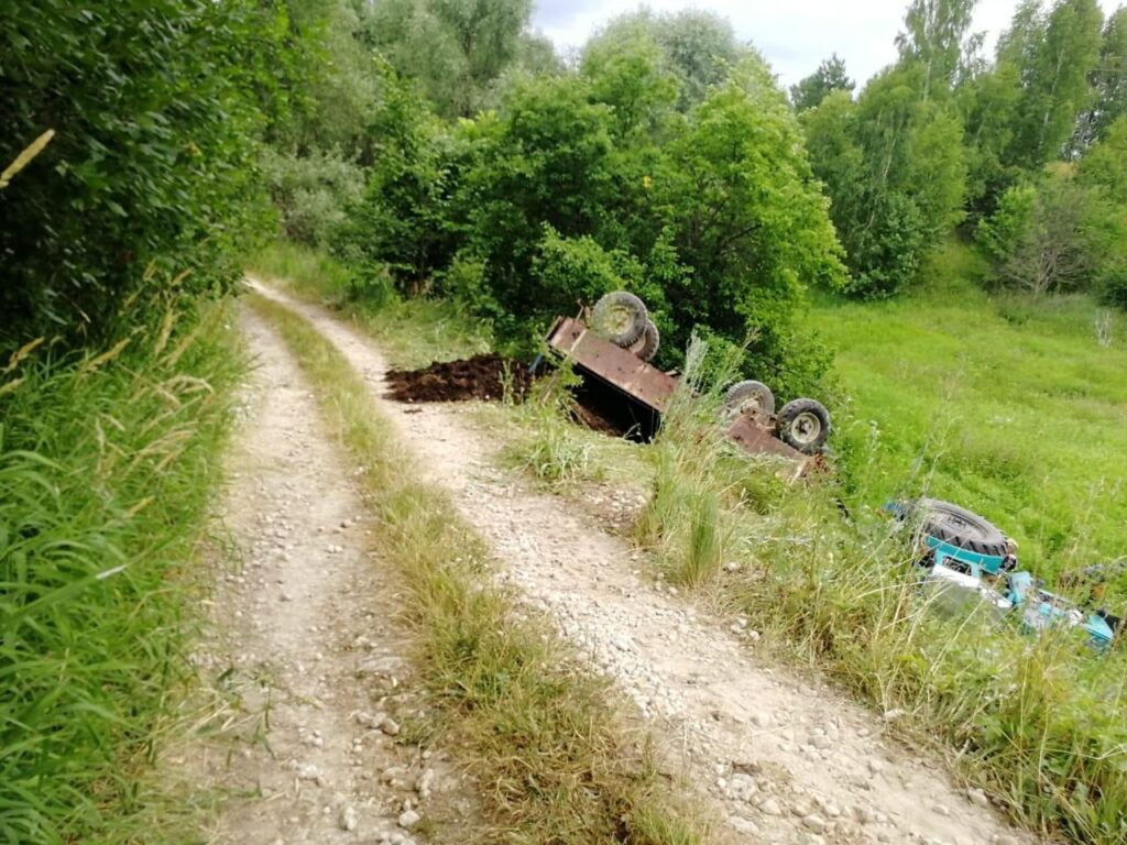 В Касимовском районе перевернулся трактор, пострадал водитель Авария случилась в деревне Василево.