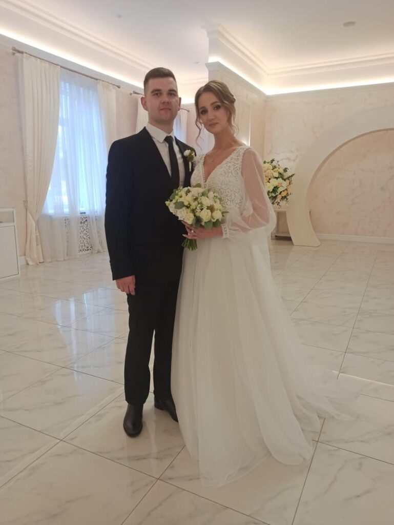 Рязанский ЗАГС опубликовал фотографии пар, расписавшихся 13 августа