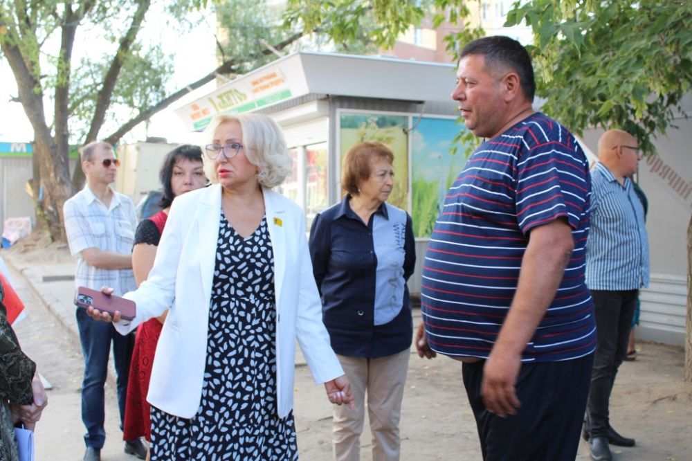 Глава Рязани пообещала решить вопрос стихийного рынка на улице Гоголя
