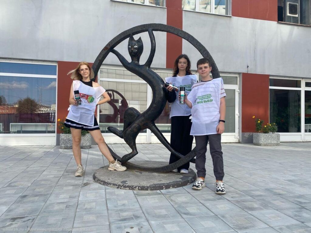 Акция «Чистые стены» прошла в Железнодорожном районе Рязани Акция «Чистые стены» прошла в Железнодорожном районе Рязани На улицах 2-ая, 3-я и 4-ая Линии закрасили больше 20 надписей.
