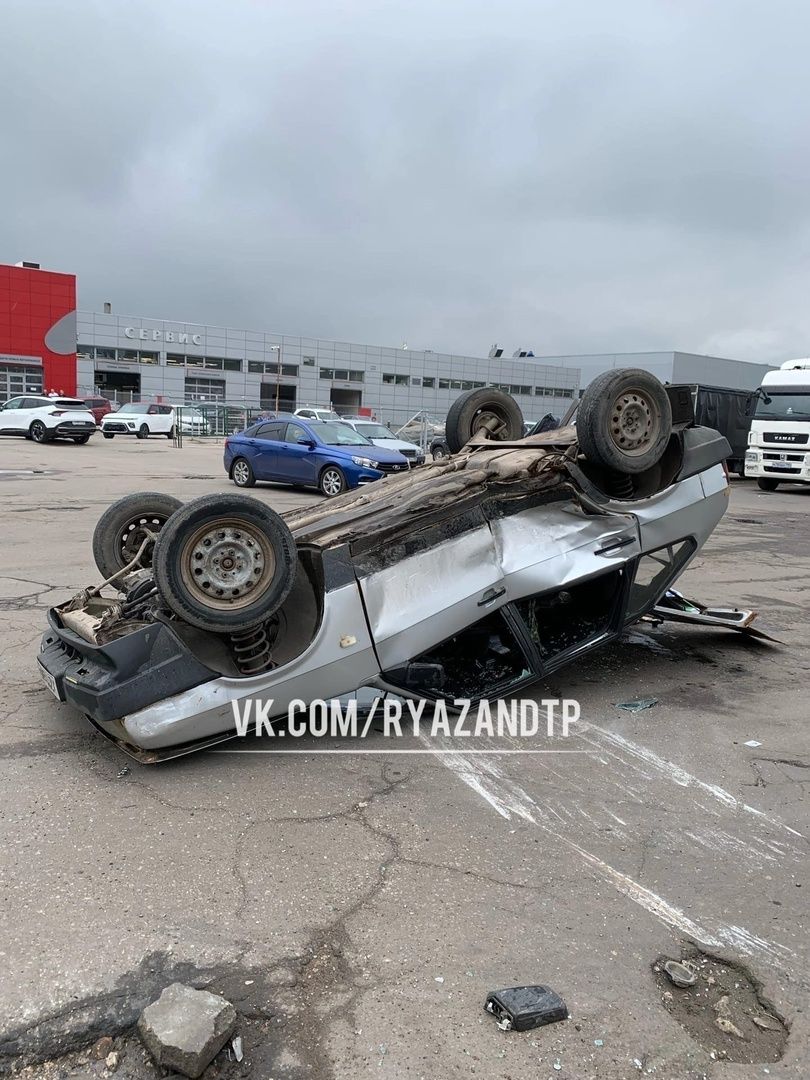 В Рязани жёстко столкнулись два автомобиля ВАЗ | 10.08.2022 | Рязань -  БезФормата