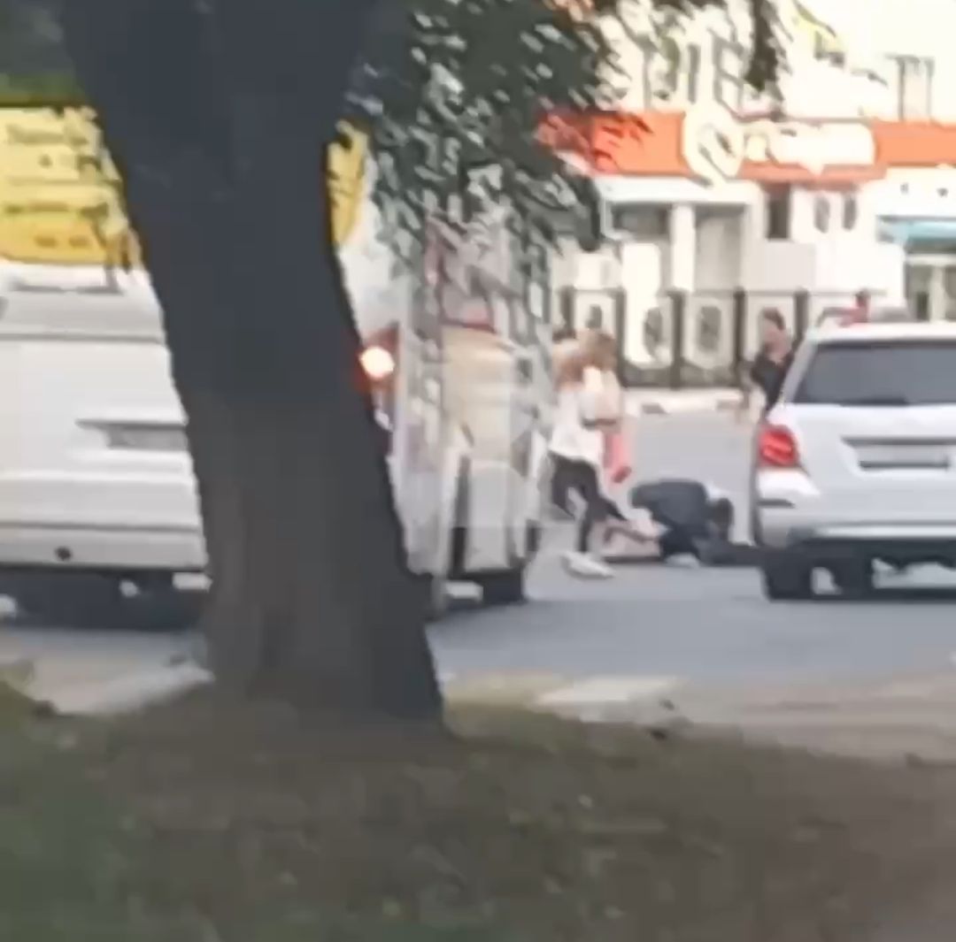 На улице Новосёлов в Рязани засняли драку со стрельбой